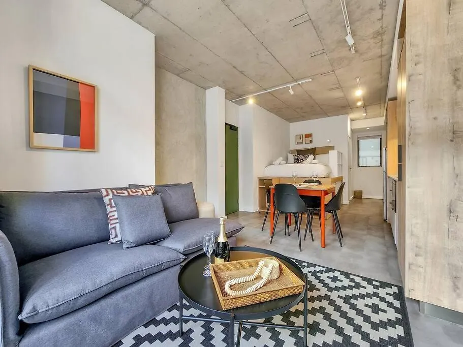 Secure Elegant Apartment Near Sea Point Cape Town